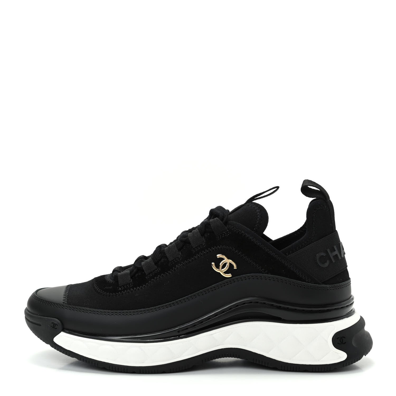 CHANEL VELVET CALFSKIN SNEAKER – authentiek designer item, direct leverbaar bij Mivelia