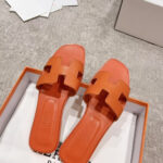 HERMES ORAN SANDAL ORANGE – authentiek designer item, direct leverbaar bij Mivelia