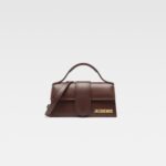 JACQUEMUS LE BAMBINO SMALL COFFEE – authentiek designer item, direct leverbaar bij Mivelia