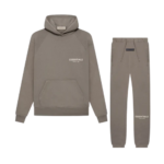 FEAR OF GOD ESSENTIALS DESERT TAUPE FULL SET – authentiek designer item, direct leverbaar bij Mivelia
