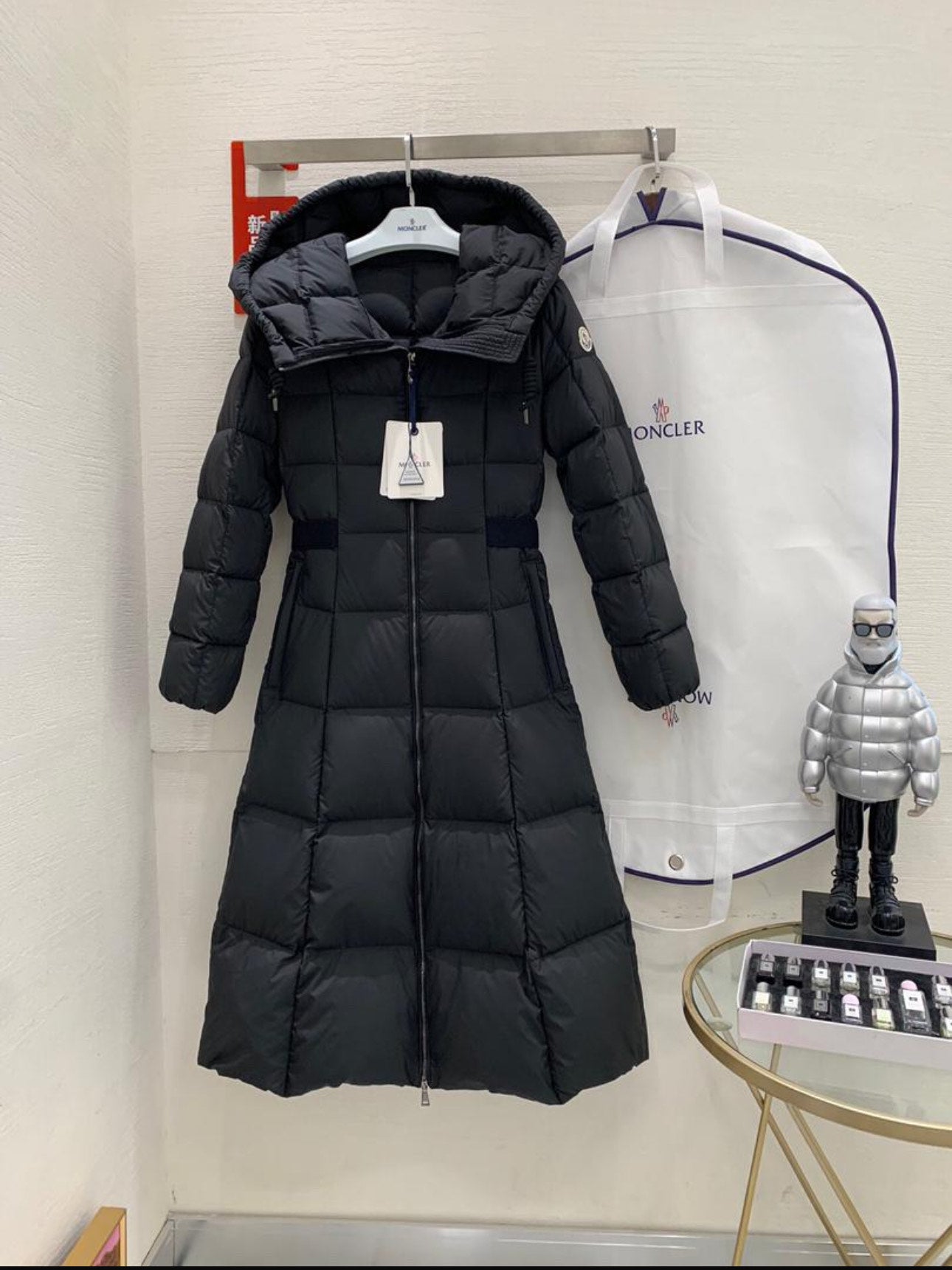 MONCLER LONG JACKET – authentiek designer item, direct leverbaar bij Mivelia