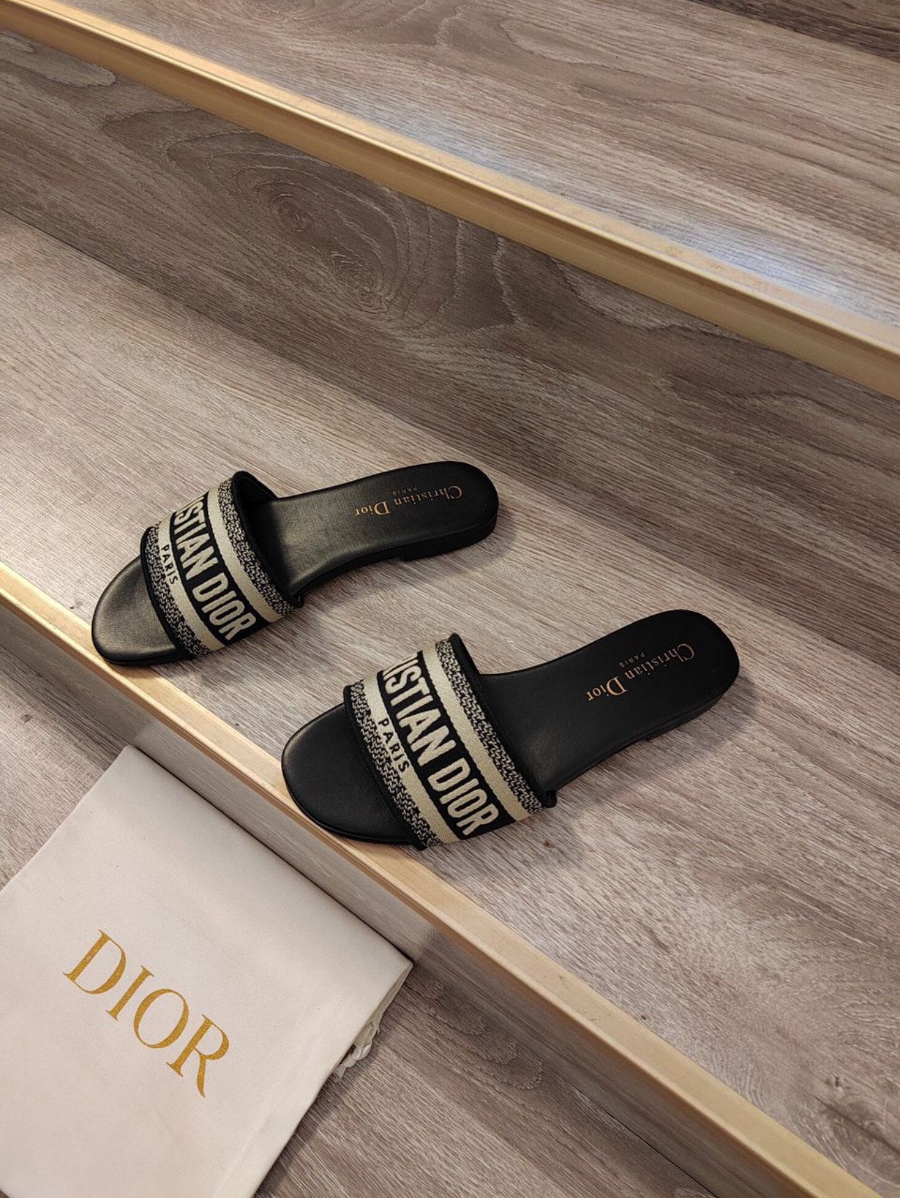 DIOR DWAY BLACK – authentiek designer item, direct leverbaar bij Mivelia