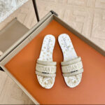 DIOR DWAY WHITE – authentiek designer item, direct leverbaar bij Mivelia
