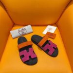 HERMES CHYPRE SANDAL MULITCOLOUR – authentiek designer item, direct leverbaar bij Mivelia