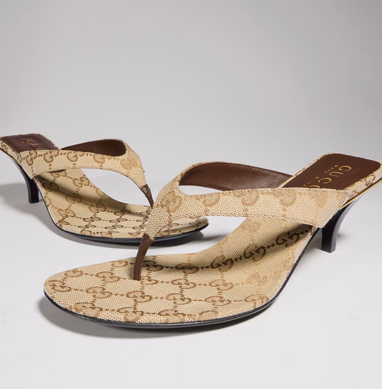 IMG_4480.jpg GUCCI VITTOIRIA THONG – authentiek designer item, direct leverbaar bij Mivelia