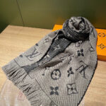 LOUIS VUITTON SCARF – authentiek designer item, direct leverbaar bij Mivelia