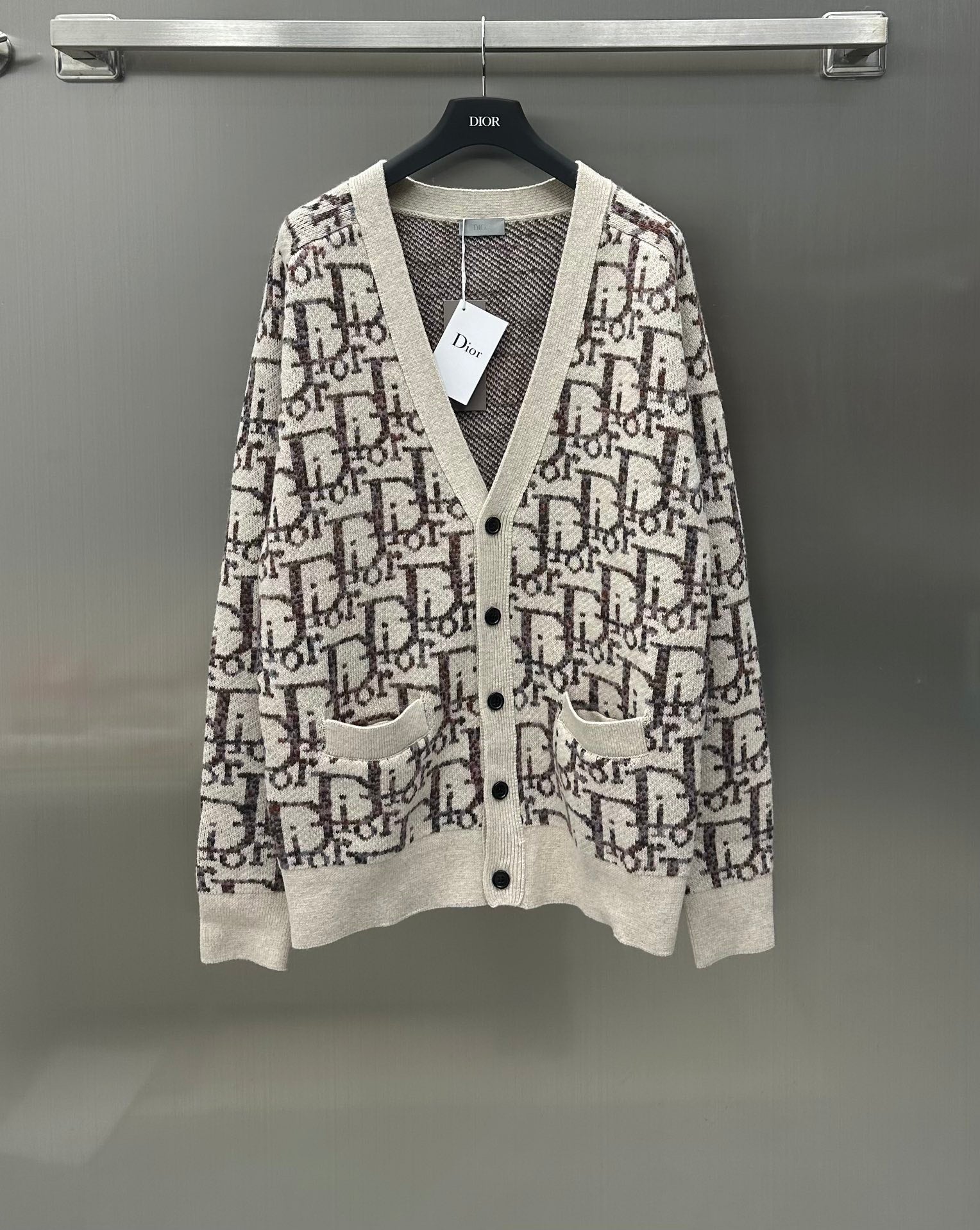 DIOR OBLIQUE-MOTIEF CARDIGAN – authentiek designer item, direct leverbaar bij Mivelia
