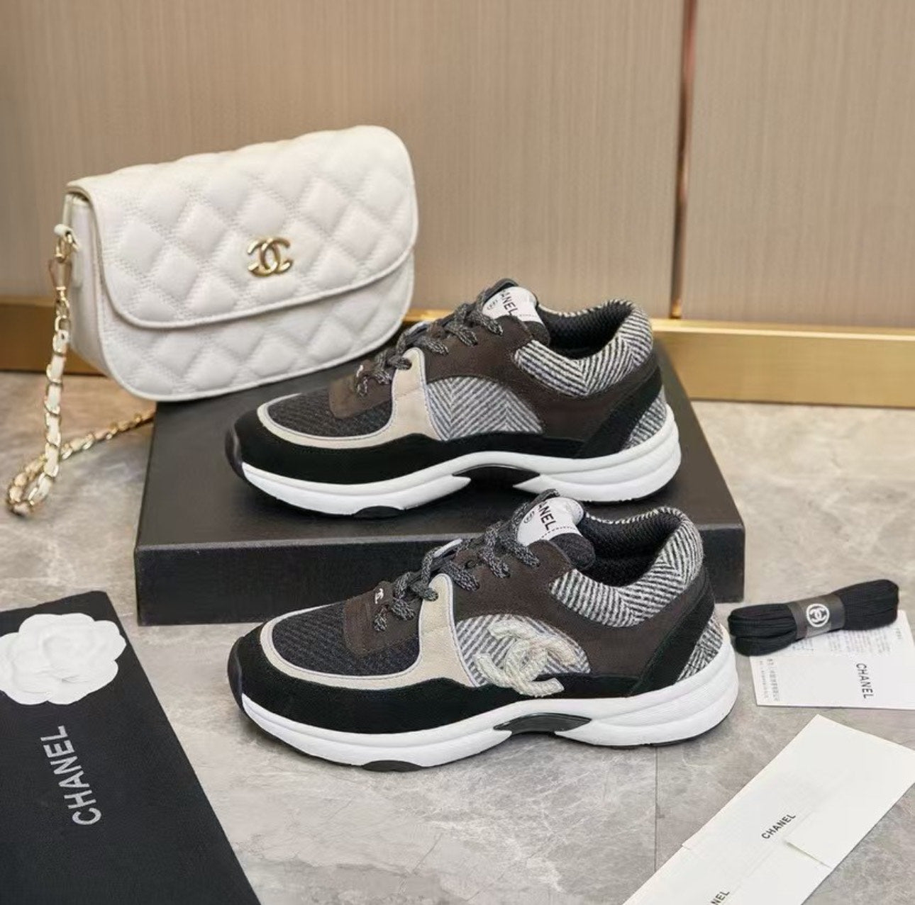 CHANEL SNEAKER BLACK/GREY – authentiek designer item, direct leverbaar bij Mivelia