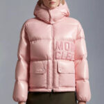 MONCLER ABBAYE PINK – authentiek designer item, direct leverbaar bij Mivelia