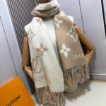 LOUIS VUITTON SCARF BEIGE