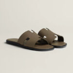 HERMES IZMIR SANDAL ETOUPE – authentiek designer item, direct leverbaar bij Mivelia